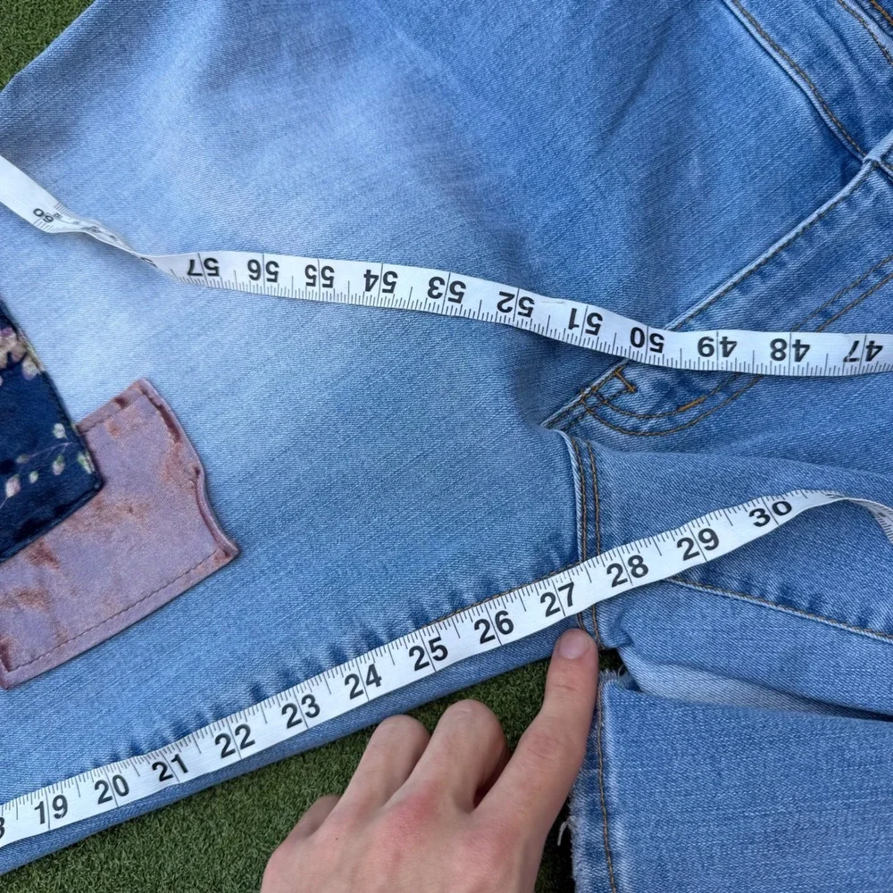 LOGO Lori Goldstein Patchwork Boyfriend Jeans Light Wash Embroidered Size 16 - Picture 5 of 7